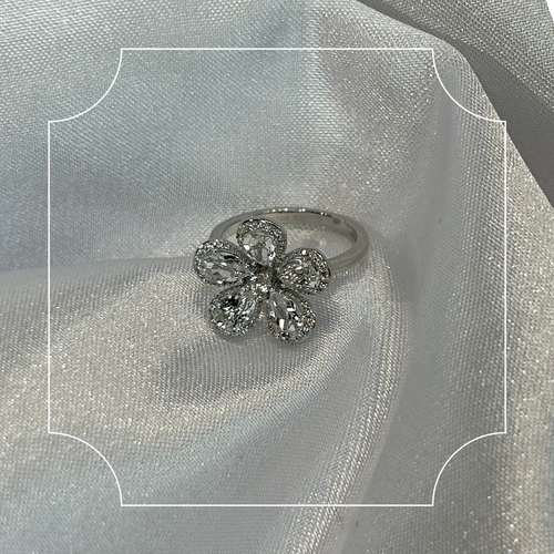 Кольцо с бриллиантами и топазами из белого золота 585 пробы