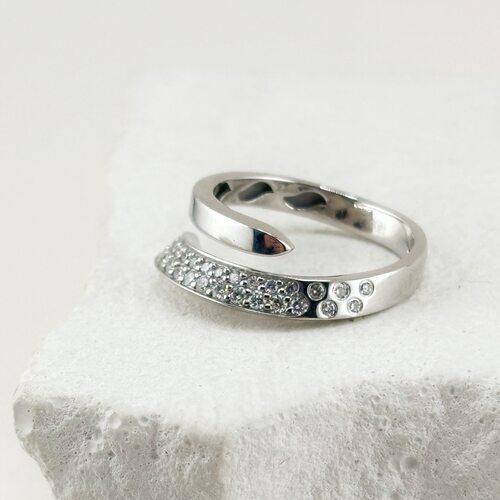 Кольцо с бриллиантами из белого золота 585 пробы арт. 01-00039-03-001-01-03