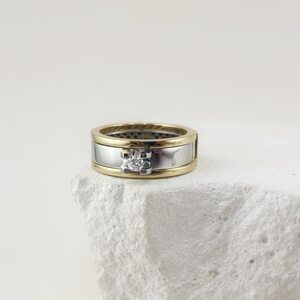 Кольцо с бриллиантом из золота 585 пробы