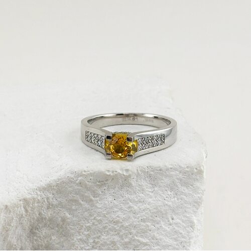 Кольцо с сапфиром и бриллиантами из белого золота 585 пробы