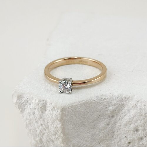 Кольцо с бриллиантом из золота 585 пробы