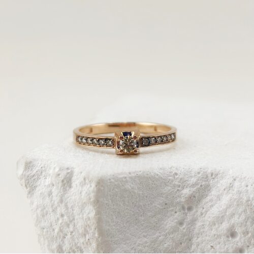 Кольцо с коньячными бриллиантами из золота 585 пробы арт. 01-03257-01-034-01-05