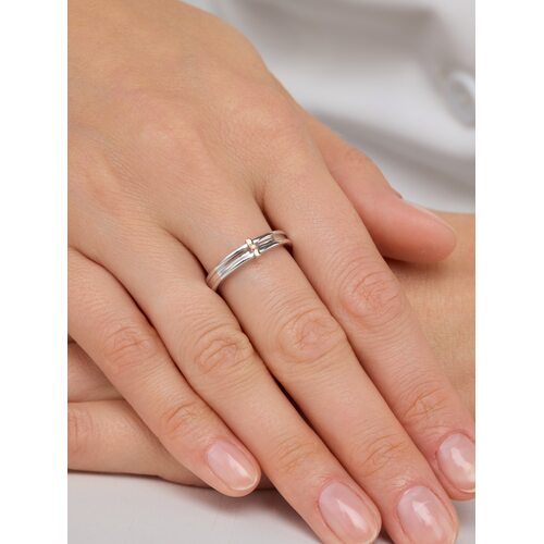 Кольцо с бриллиантом и золотой вставкой из серебра 925 пробы