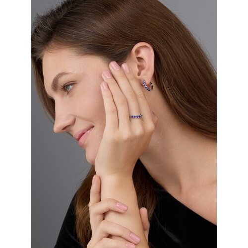 Кольцо с кристаллами из серебра 925 пробы