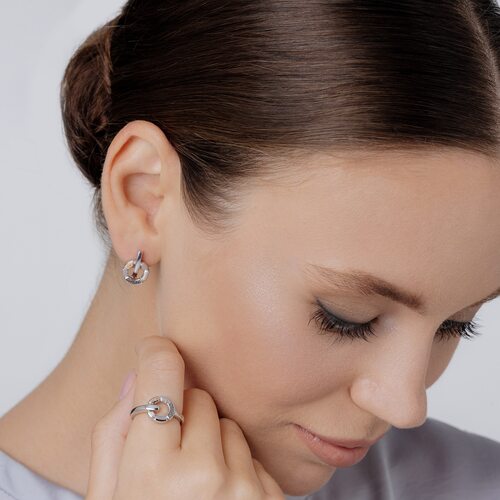 Кольцо с бриллиантом и золотой вставкой из серебра 925 пробы