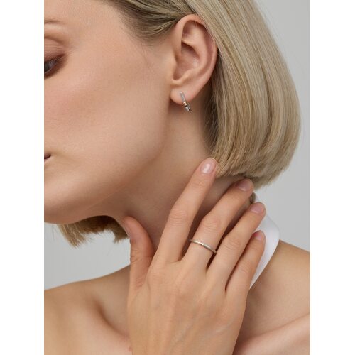 Кольцо с бриллиантом и золотой вставкой из серебра 925 пробы