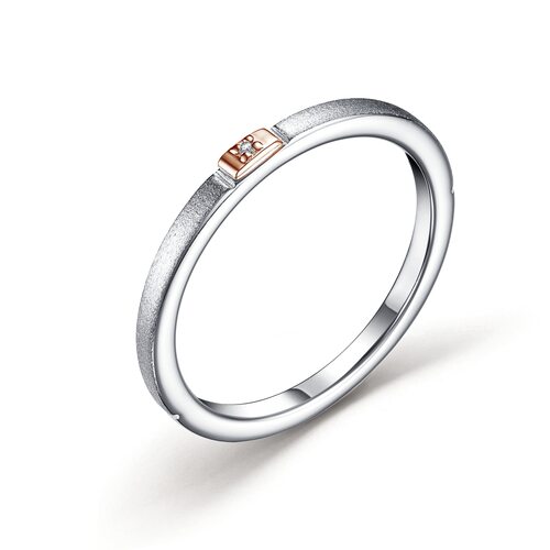 Кольцо с бриллиантом и золотой вставкой из серебра 925 пробы