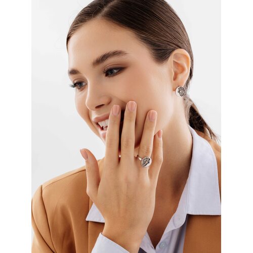 Кольцо с бриллиантом и золотой вставкой из серебра 925 пробы