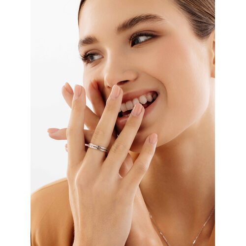 Кольцо с бриллиантом и золотой вставкой из серебра 925 пробы