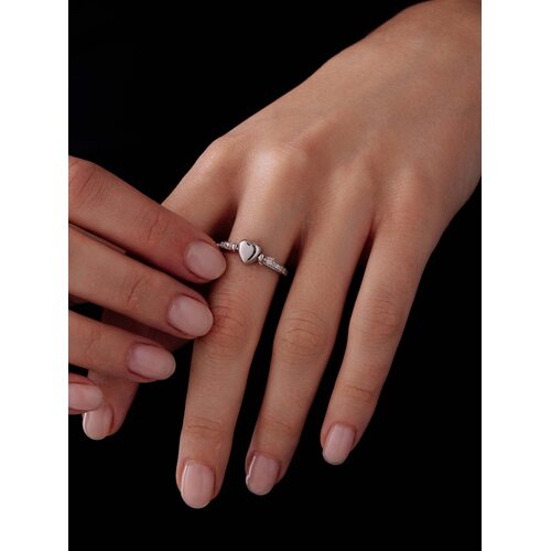 Кольцо "Сердце" с фианитами из серебра 925 пробы