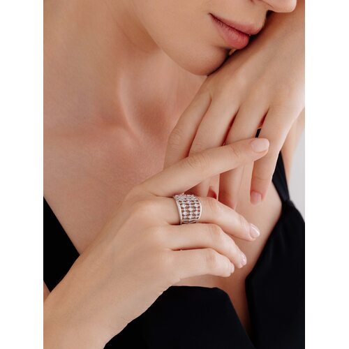 Кольцо с фианитами из серебра 925 пробы