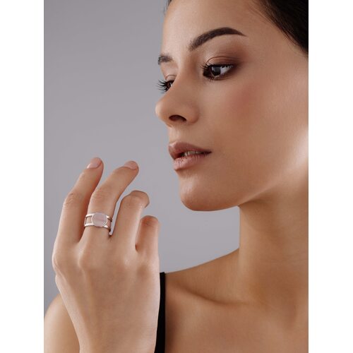 Кольцо с перламутром из серебра 925 пробы