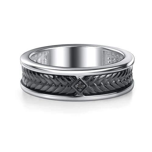 Кольцо с черным бриллиантом из серебра 925 пробы