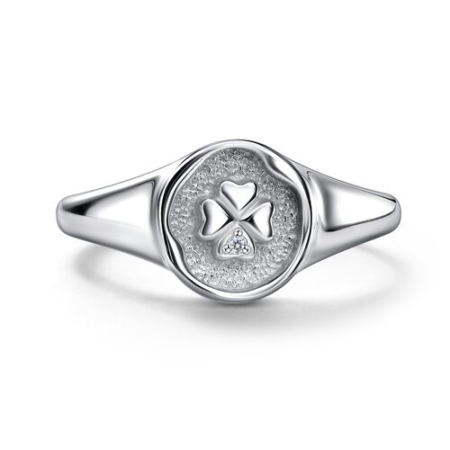 Кольцо с бриллиантом из серебра 925 пробы