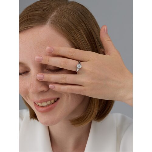 Кольцо с бриллиантом из серебра 925 пробы