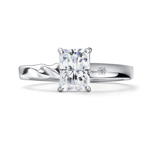 Кольцо с горным хрусталем и бриллиантом из серебра 925 пробы