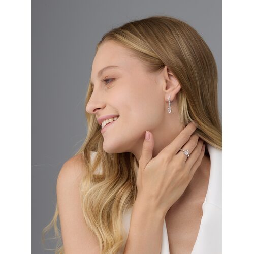 Кольцо с горным хрусталем и бриллиантом из серебра 925 пробы