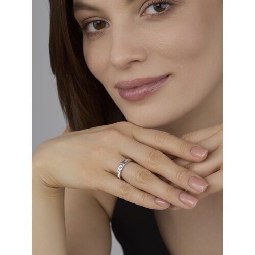 Кольцо с бриллиантом и золотой вставкой из серебра 925 пробы