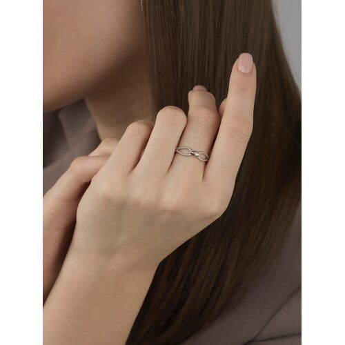 Кольцо с бриллиантом и золотой вставкой из серебра 925 пробы