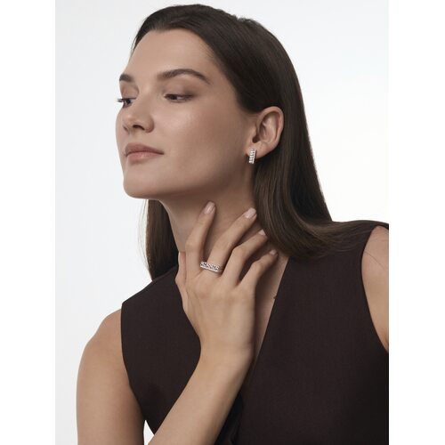 Кольцо с фианитами из серебра 925 пробы