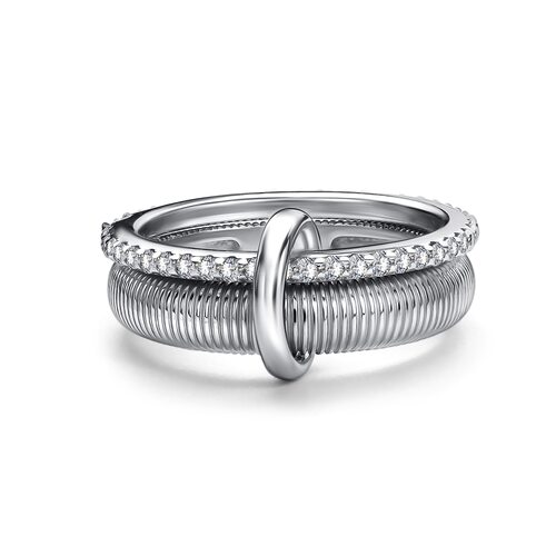 Кольцо с фианитами из серебра 925 пробы