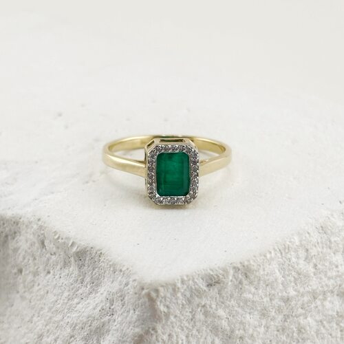 Кольцо с изумрудом и бриллиантами из золота 585 пробы