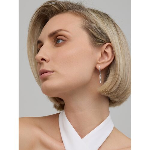 Серьги с бриллиантами и золотой вставкой из серебра 925 пробы