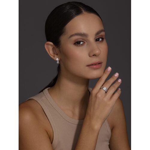 Серьги с бриллиантами и золотой вставкой из серебра 925 пробы