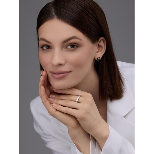 Серьги с бриллиантами и золотой вставкой из серебра 925 пробы