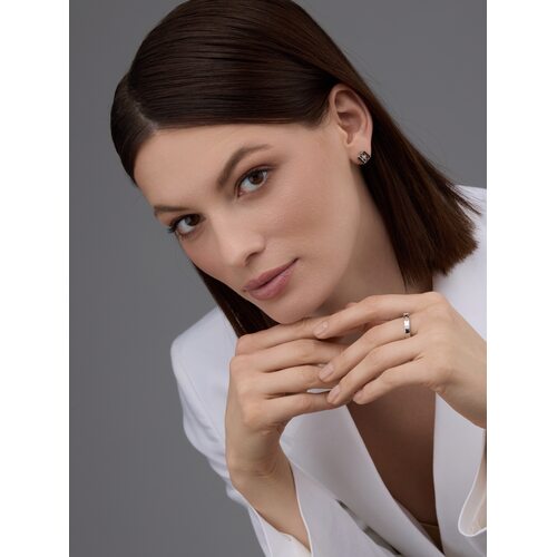 Серьги с бриллиантами и золотой вставкой из серебра 925 пробы