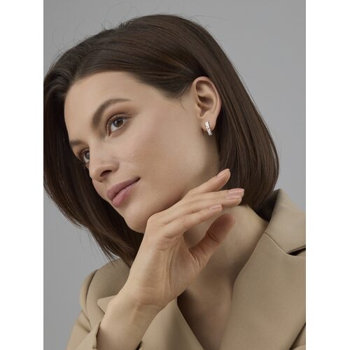 Серьги с бриллиантами и золотой вставкой из серебра 925 пробы