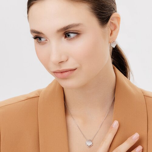 Колье с бриллиантом из серебра 925 пробы