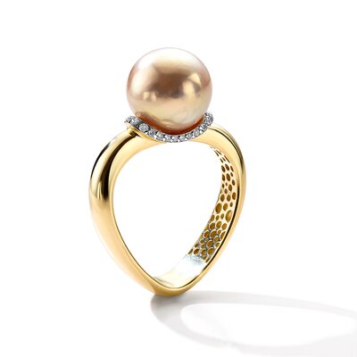 Кольцо с жемчугом и бриллиантами из желтого золота 585 пробы