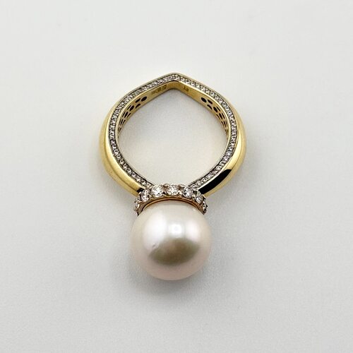 Кольцо с жемчугом и бриллиантами из золота 585 пробы