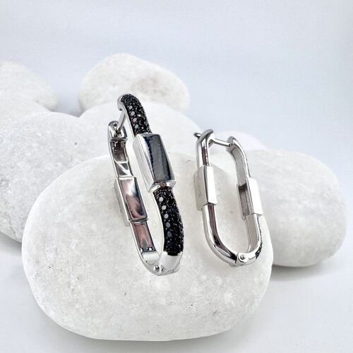 Серьги с черными бриллиантами из белого золота 585 пробы