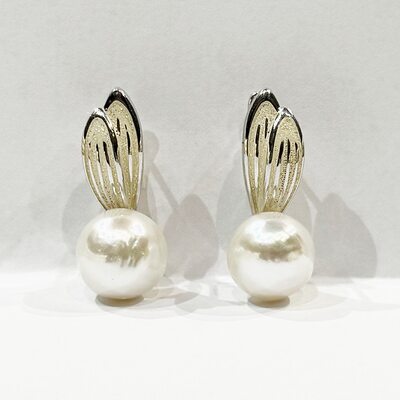 Серьги с жемчугом и эмалью из серебра 925 пробы с позолотой