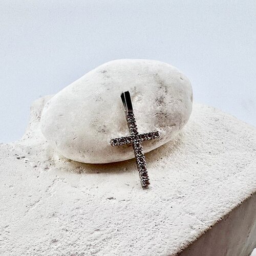 Декоративный крест с бриллиантами из белого золота 585 пробы