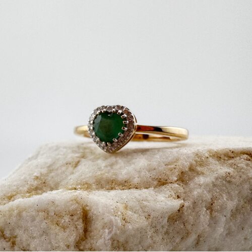 Кольцо "Сердце" с изумрудом и бриллиантами из золота 585 пробы