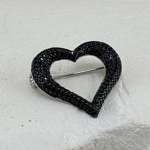 Брошь "Сердце" со шпинелью из серебра 925 пробы