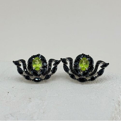 Серьги с перлитом и шпинелью из серебра 925 пробы