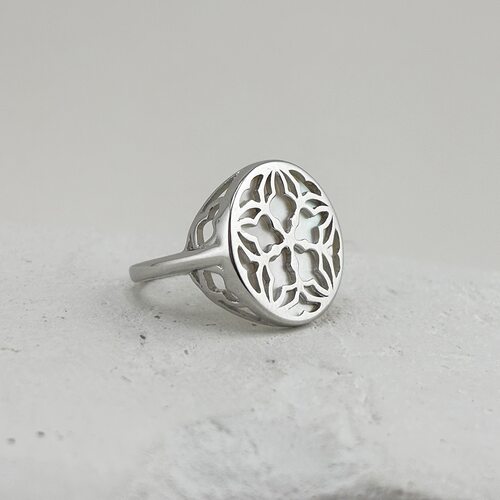 Кольцо с перламутром из серебра 925 пробы