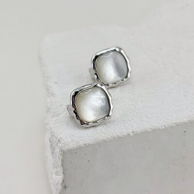 Серьги с перламутром из серебра 925 пробы