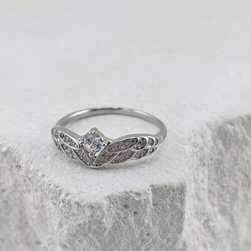 Кольцо с фианитами из серебра 925 пробы