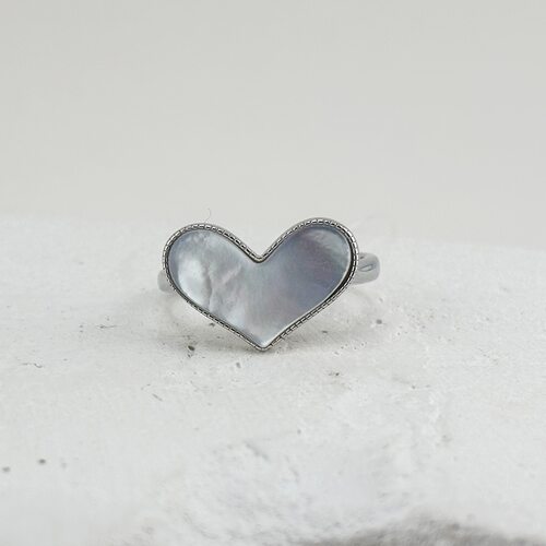 Кольцо "Сердце" с перламутром из серебра 925 пробы