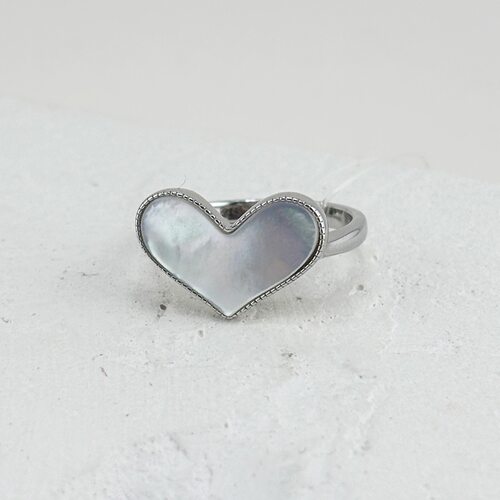Кольцо "Сердце" с перламутром из серебра 925 пробы