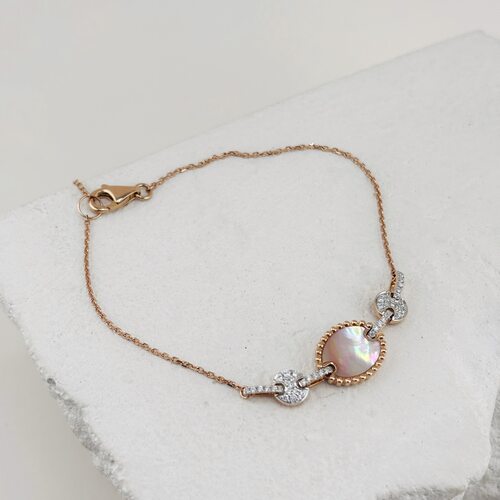 Браслет с перламутром и бриллиантами из золота 585 пробы