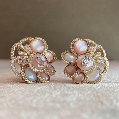 Серьги "Цветы" с перламутром и бриллиантами из золота 585 пробы