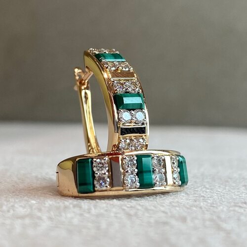 Серьги с малахитом и бриллиантами из золота 585 пробы