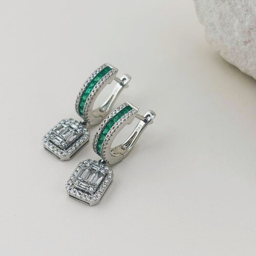 Серьги с изумрудами и бриллиантами из белого золота 585 пробы
