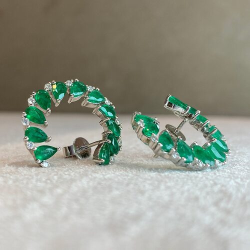 Серьги с изумрудами и бриллиантами из белого золота 585 пробы